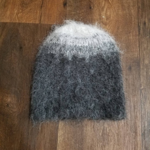 By anthropology Beenie Hat - Picture 3 of 6